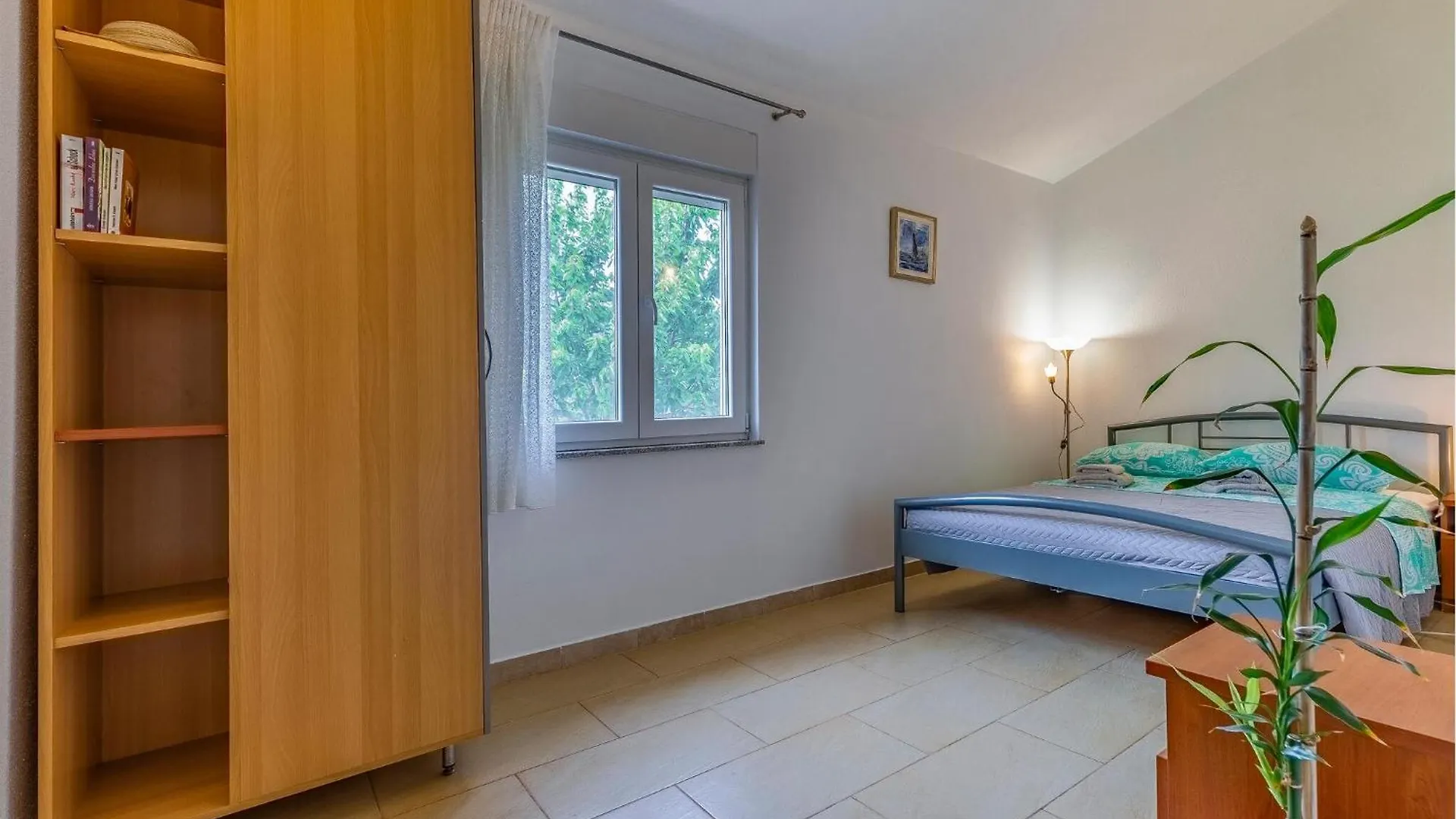 3 Bedroom Lovely Home In Sisan Holiday home