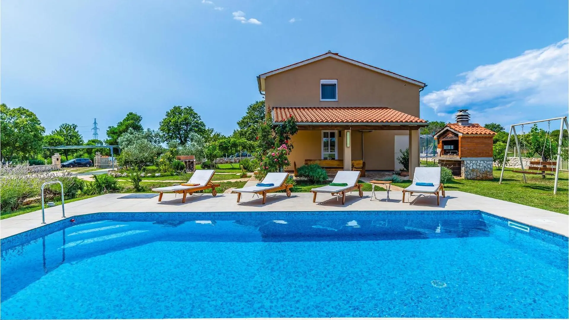 3 Bedroom Lovely Home In Sisan